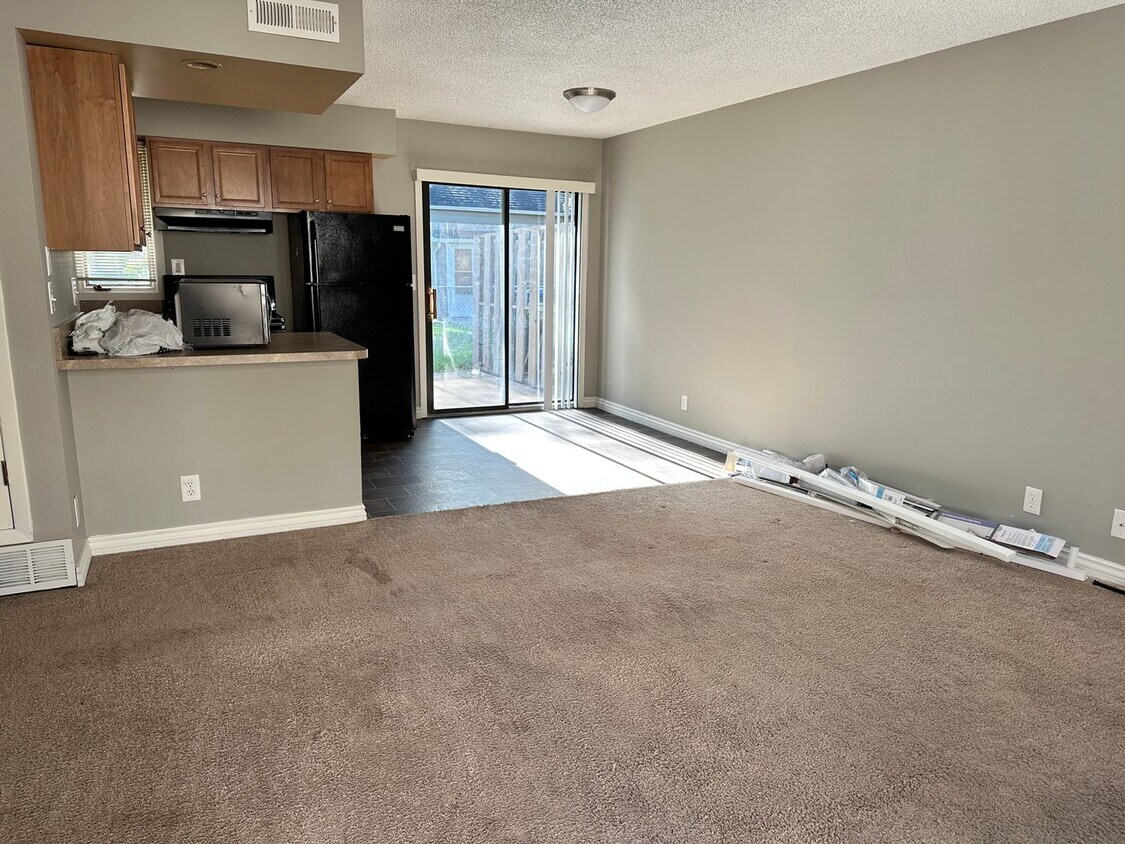 Primary Photo - 222 B Street