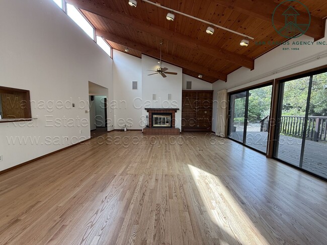 Building Photo - Large Three Bedroom Carmel Valley Home