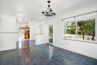 Building Photo - 6116 SW 46th St