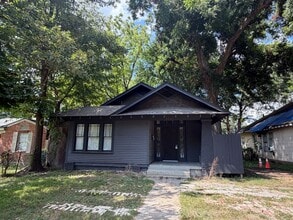 Building Photo - 3232 Coleman Ave