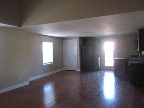 Building Photo - 224 Old York Rd