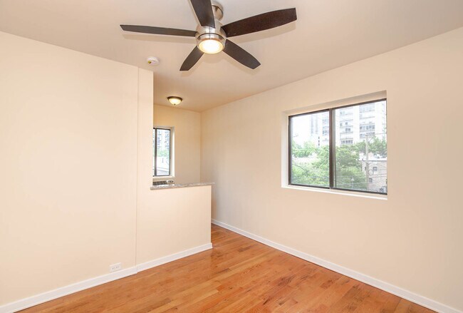 Foto del edificio - 1430 N Dearborn Pkwy