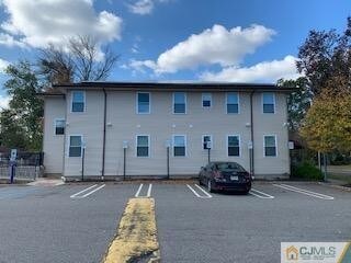 Building Photo - 366 Vail Ave