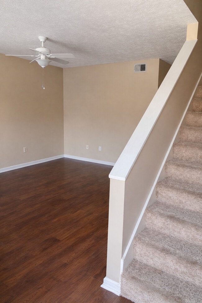 Entrance - 627 S Montgomery St