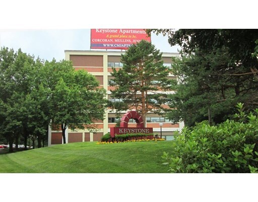 Primary Photo - 151 Hallet St