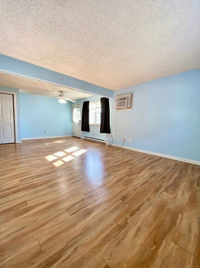 Foto del edificio - 466 Middletown Ave