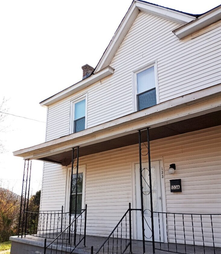 133 10 1/2 St SE Unit A, Roanoke, VA 24013 133 10 1/2 St SE Roanoke