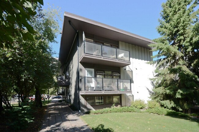 Photo du bâtiment - 10172-10113 113 St