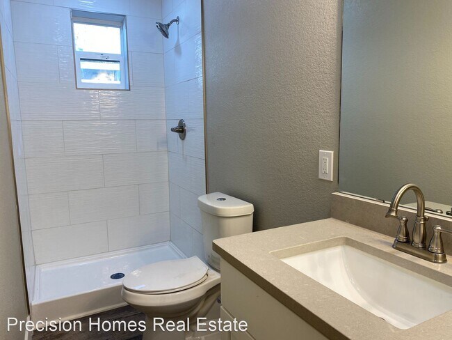 Foto del edificio - 4 br, 2 bath House - 301 Phelps St