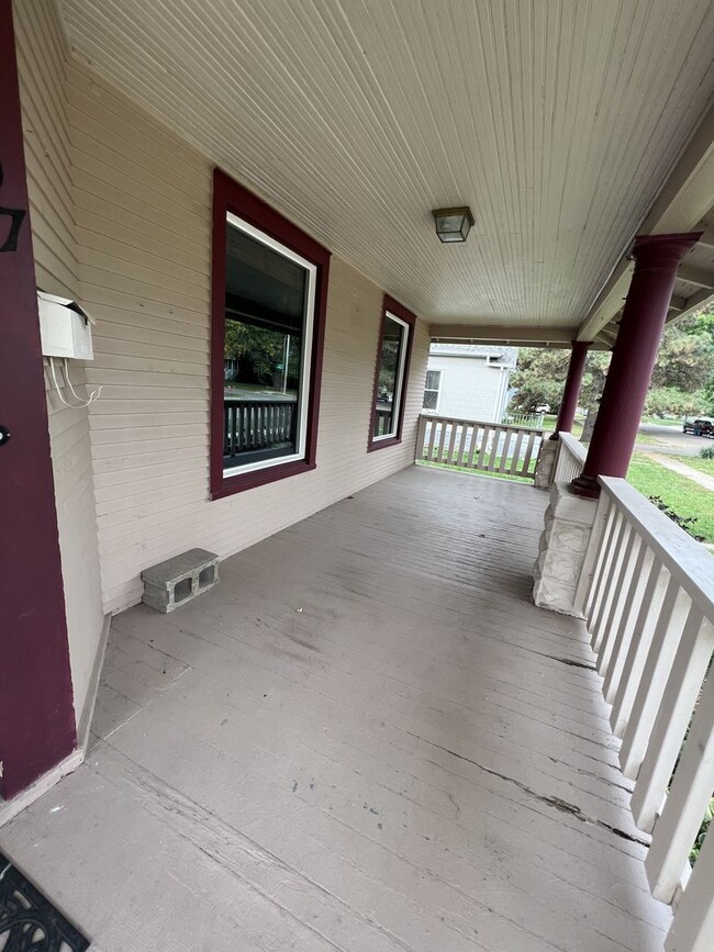 Foto del edificio - Spacious 4 Bedroom, 2 Bathroom Home