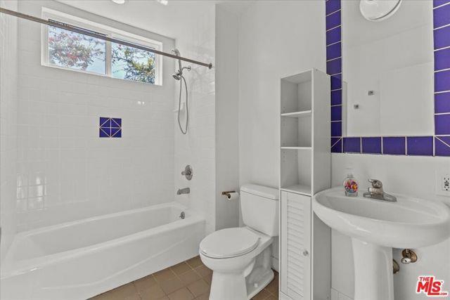 Foto principal - 653 N Swarthmore Ave