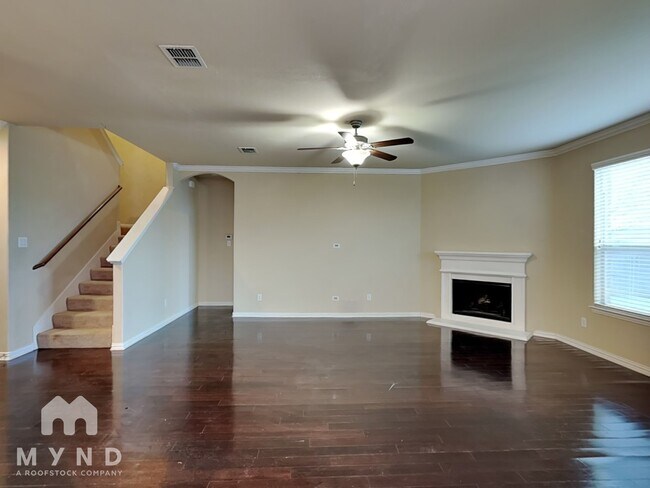 Foto del edificio - 5813 Valley Haven Way