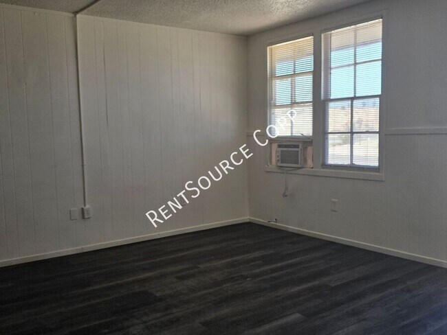 Foto del edificio - 250 Juniper St