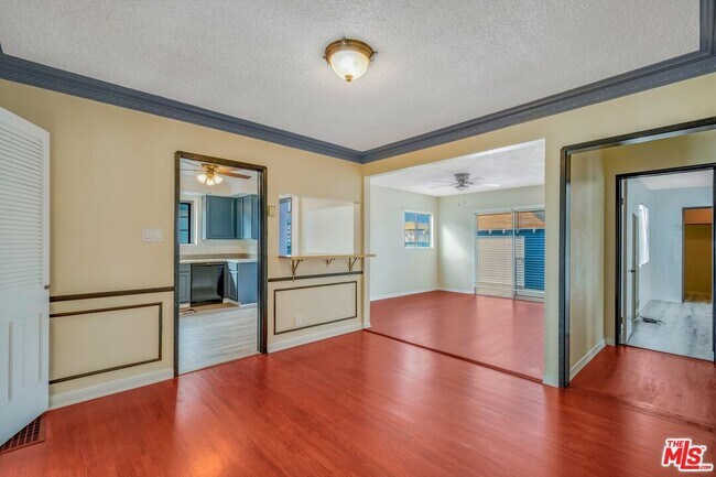 Foto del edificio - 3867 Olmsted Ave