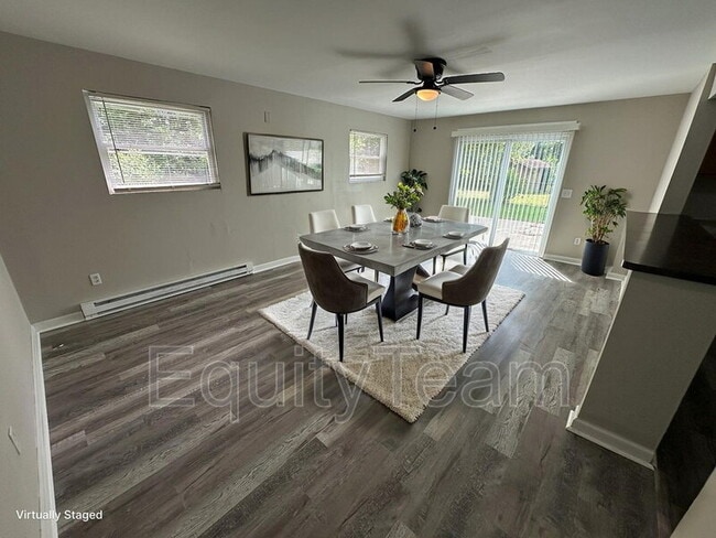 Building Photo - 10032 Regency Ct