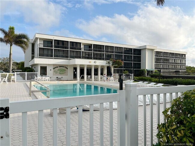 Foto del edificio - 3792 NE Ocean Blvd
