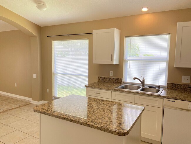 Foto del edificio - 4 bd/ 2 ba Single Family Home in Kissimmee near the Loop
