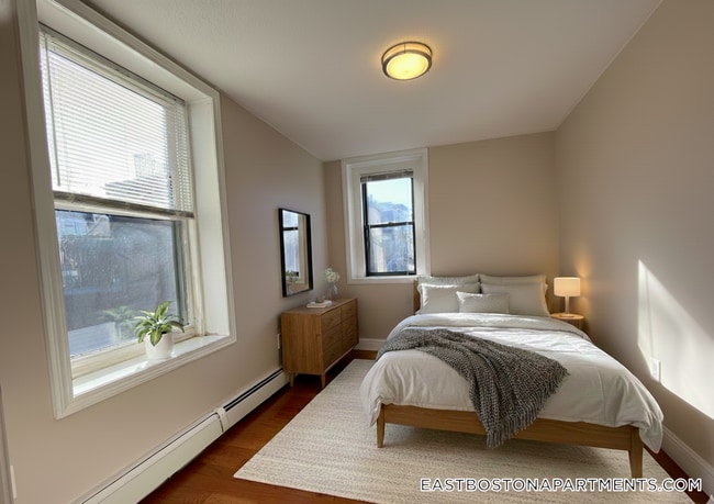 Building Photo - 349 Sumner St