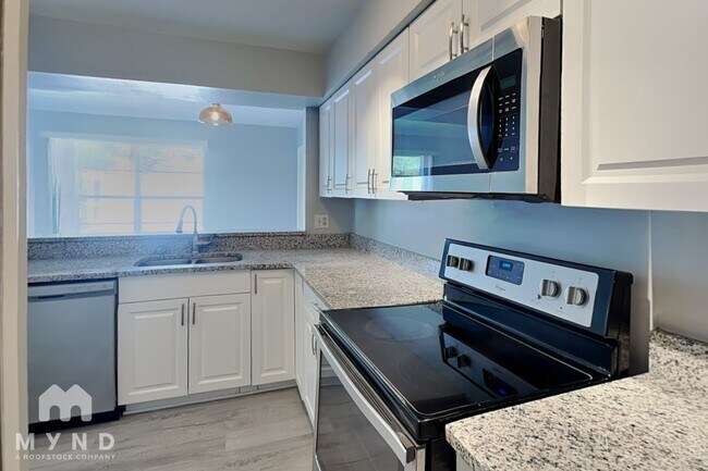 Building Photo - 107 Northlake Dr