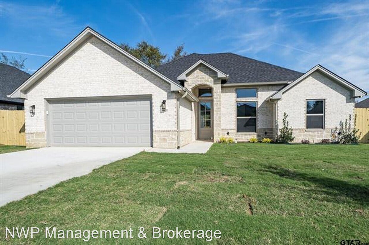 4 br, 2 bath House 10027 Dayspring Dr House Rental in Flint, TX