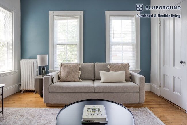 Building Photo - 32 Healey St