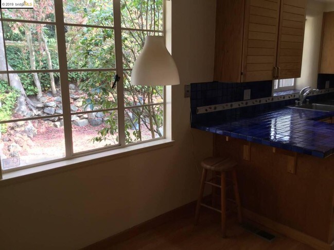 Foto del edificio - 6173 Ascot Dr