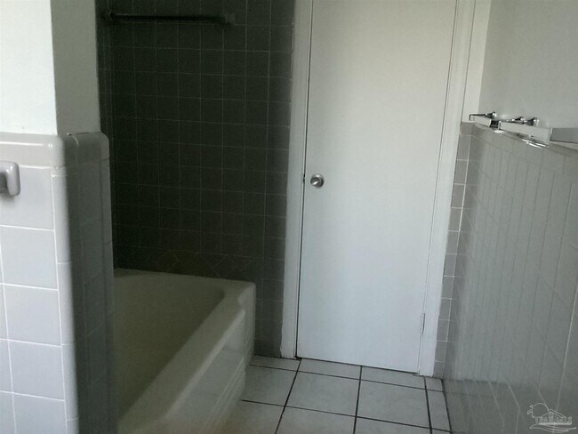 Foto del edificio - 1600 E Texar Dr