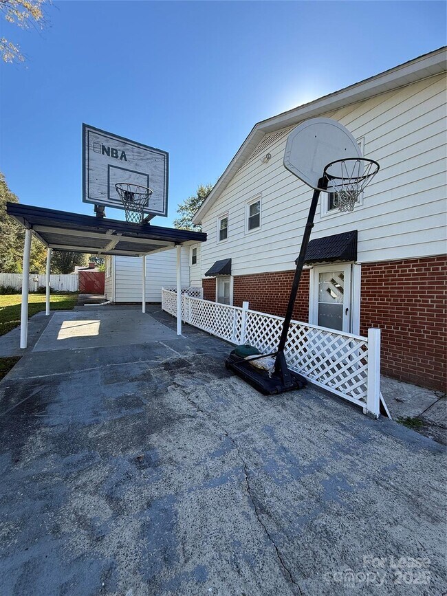 Foto del edificio - 1632 Kimberly Dr