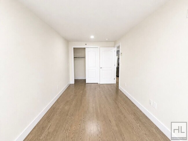 Foto del edificio - BAY RIDGE AVENUE