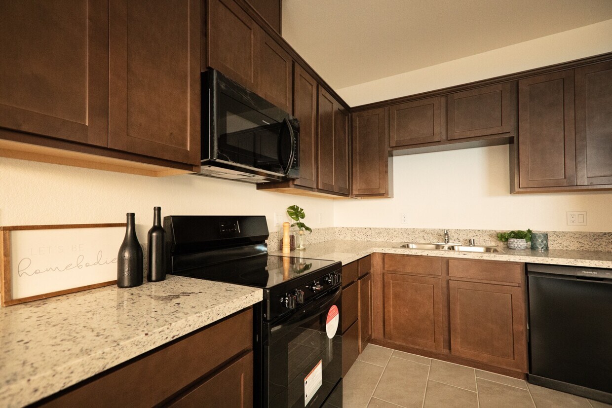 Foto principal - 930 N Olive Ave