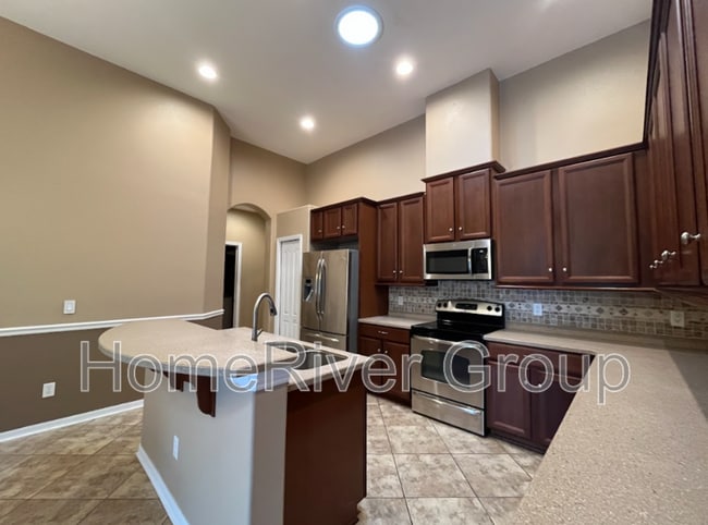 Building Photo - 8426 White Poplar Dr