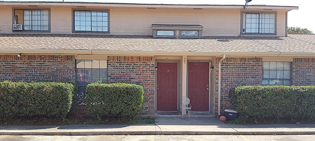 Primary Photo - 1322 Bluffview Dr