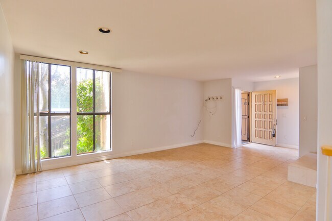 Building Photo - 459 S Sierra Ave