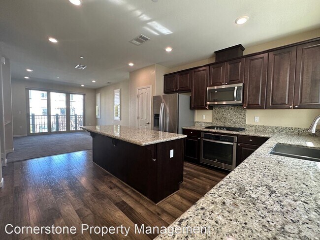 Foto del edificio - 4 br, 3.5 bath House - 3059 Manuel St