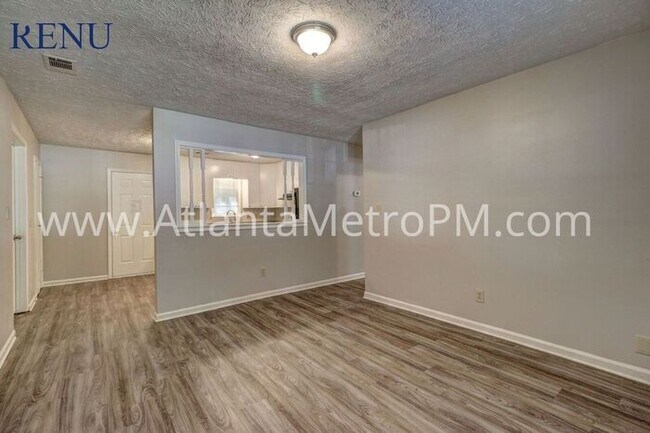 Foto del edificio - Available Now! 4 bed, 2 bath!