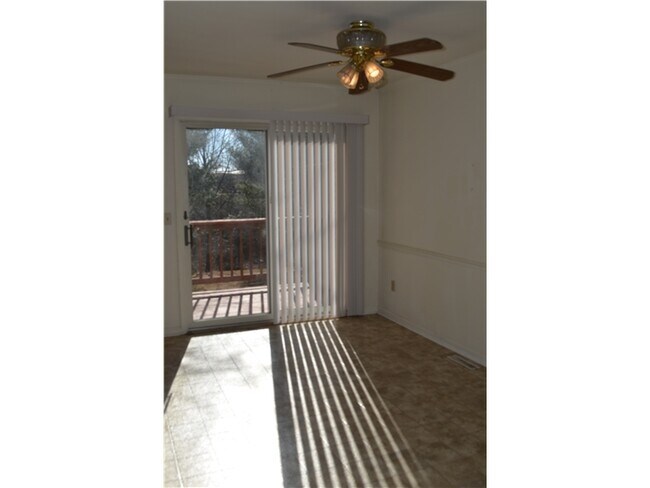 Foto del edificio - 4701 Weatherhill Dr