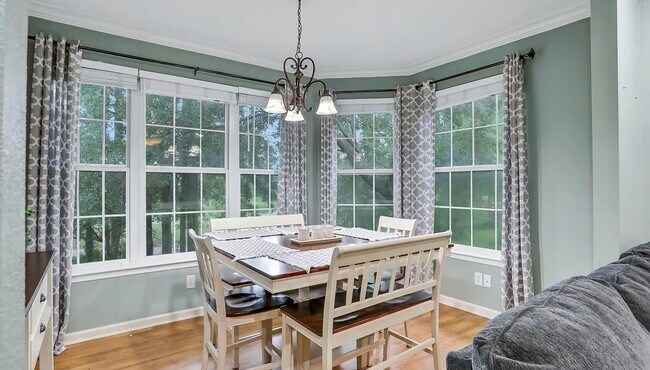 Dining Room - 13810 Sutton Park Dr N