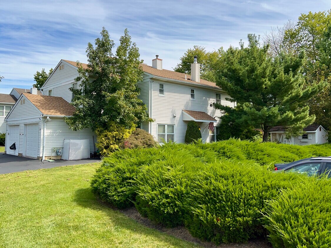 Primary Photo - 157 Wyndmoor Dr