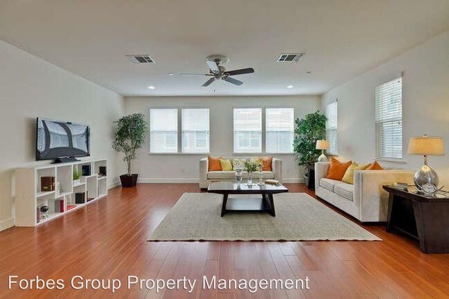 Building Photo - 4 br, 3.5 bath House - 1775 McCandless Dr.