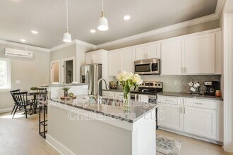 Building Photo - 410 Ziegler St