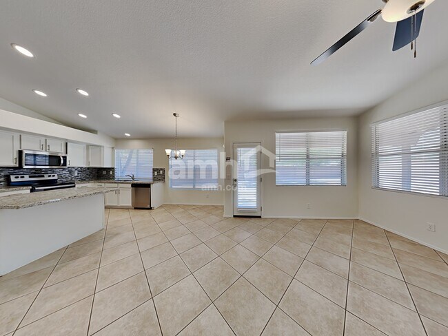 Foto del edificio - 2623 N 125th Dr