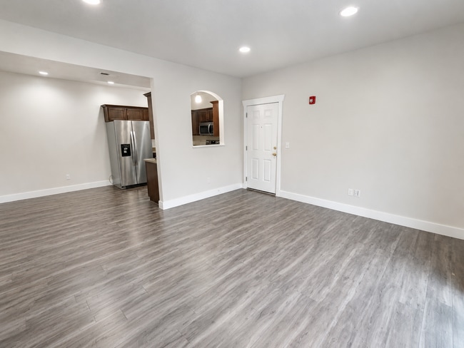 Building Photo - Spacious 3-Bedroom Condo with Garage in Saratoga Springs