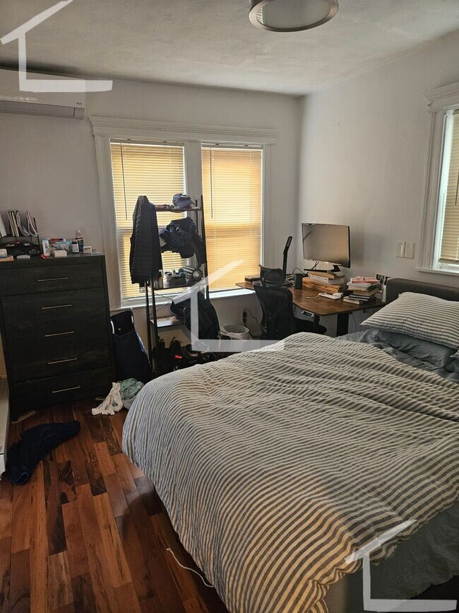 Foto del edificio - 229 Harvard St