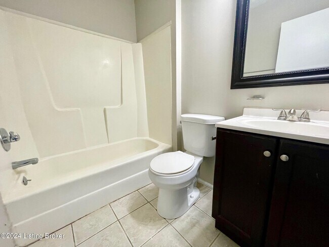 Foto del edificio - 504 Fox Chase Ct
