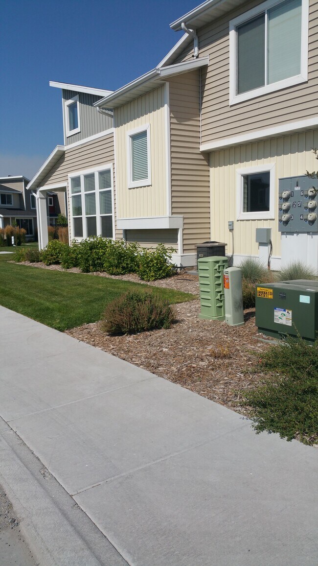 1258 W 2445 S, Nibley, UT 84321 Townhome Rentals in Nibley UT