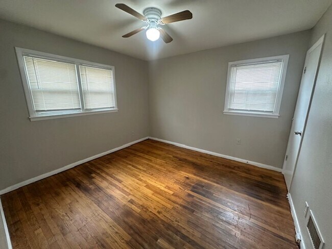 Foto del edificio - Spacious Living in Calverton Park