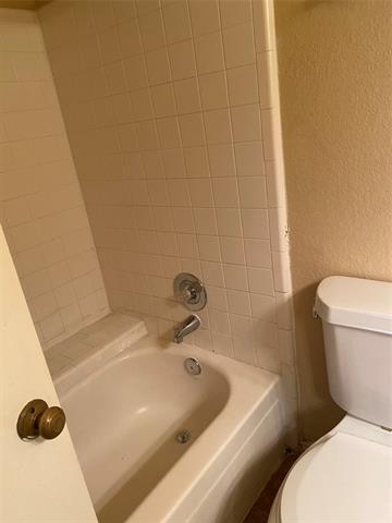 Foto del edificio - 1240 Oak Park Dr