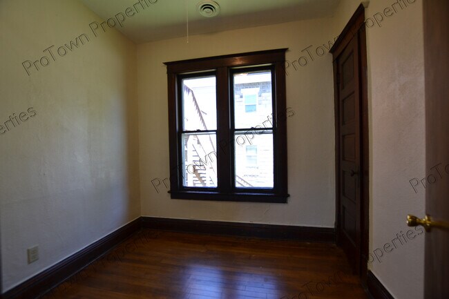 Foto del edificio - 835 N Broadway St