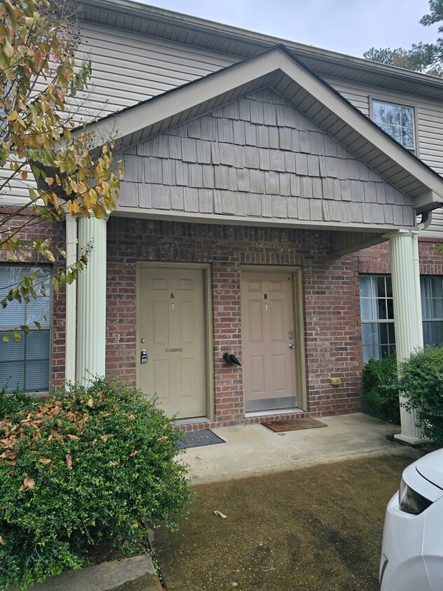 Foto principal - Townhouse for Lease