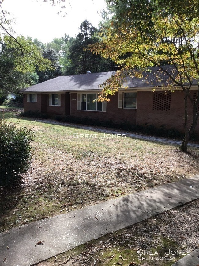 Building Photo - 6100 Burmith Ave